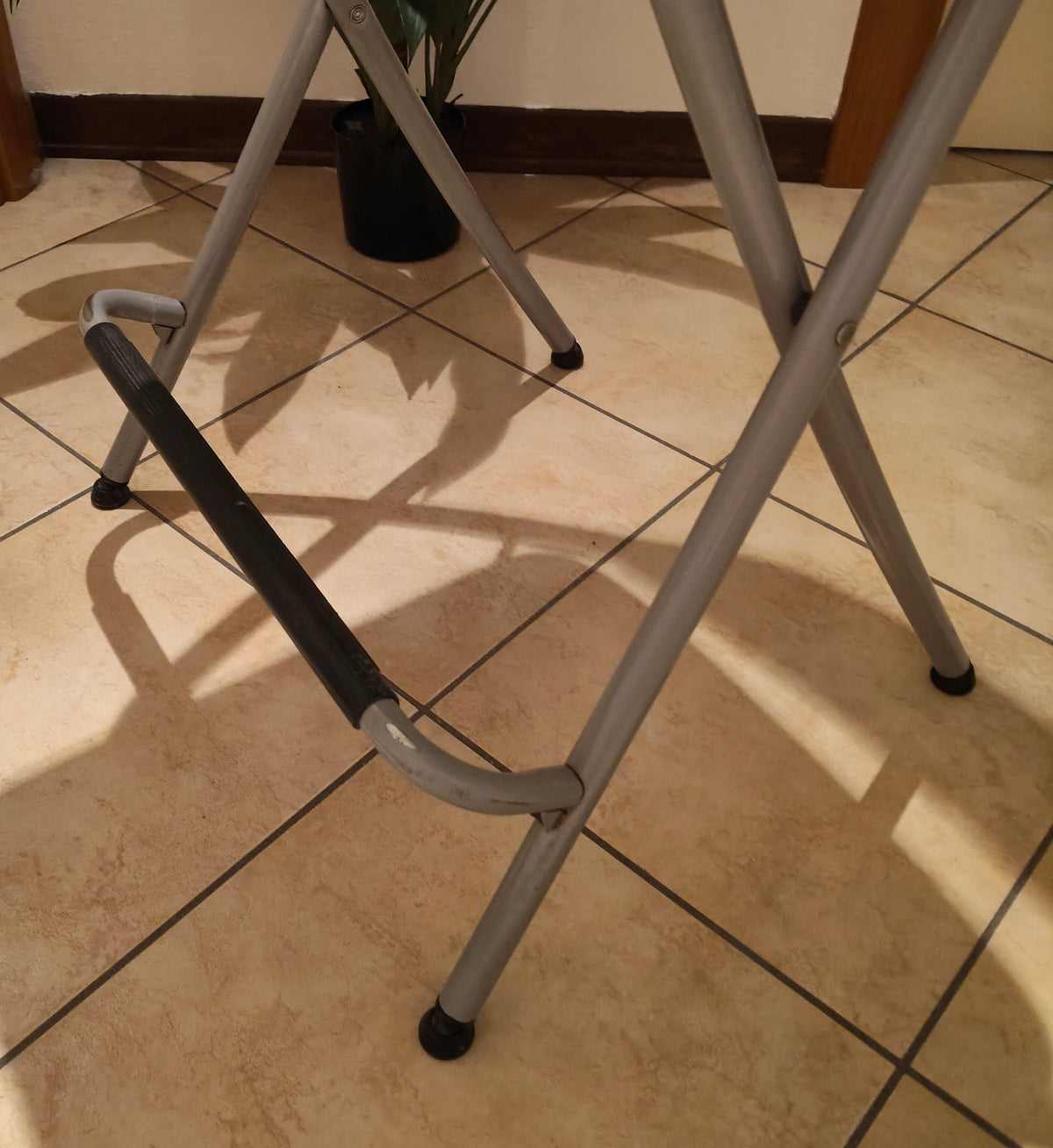 4 Sgabelli pieghevoli in ferro/legno, Robusti, Buoni.